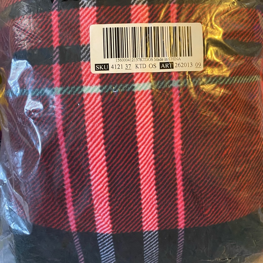 Victoria Secret red blanket - Picture 2 of 2